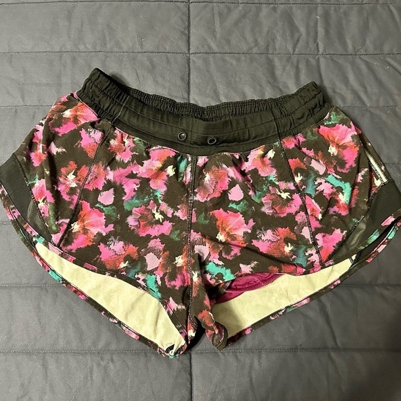 lululemon athletica Pants - Limited Edition Lulu Hotty Hot Shorts